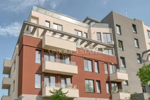 Перевод и значение слова penthouse на русском